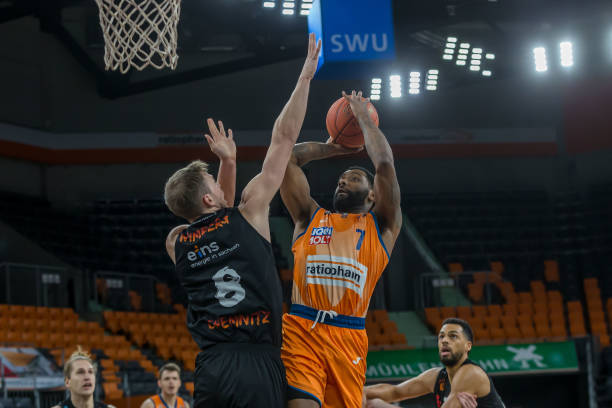 国足的战术 国足的战术